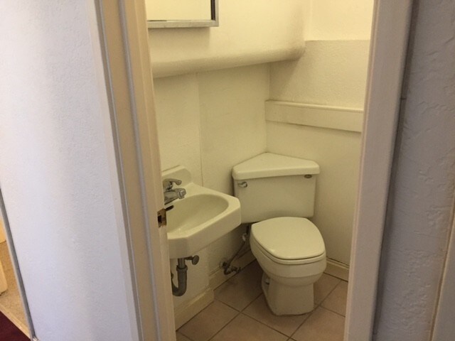 More Photos Of 2929 Summit St, Oakland Office For Lease