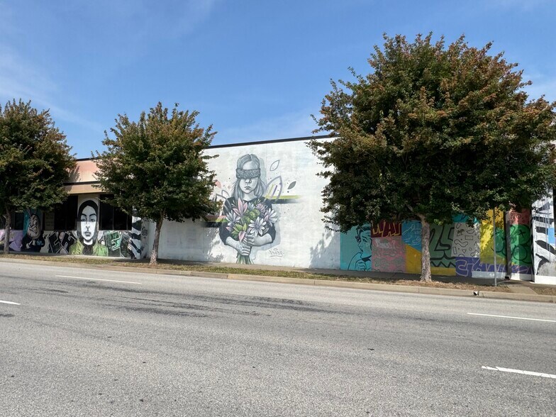 More Photos Of 800-816 E 1st St, Tulsa Flex For Lease