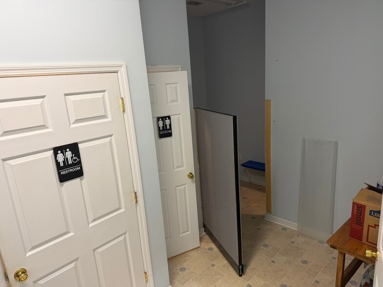 More Photos Of 131 & 133 Red Bank Road, Goose Creek Loft Creative Space For Lease
