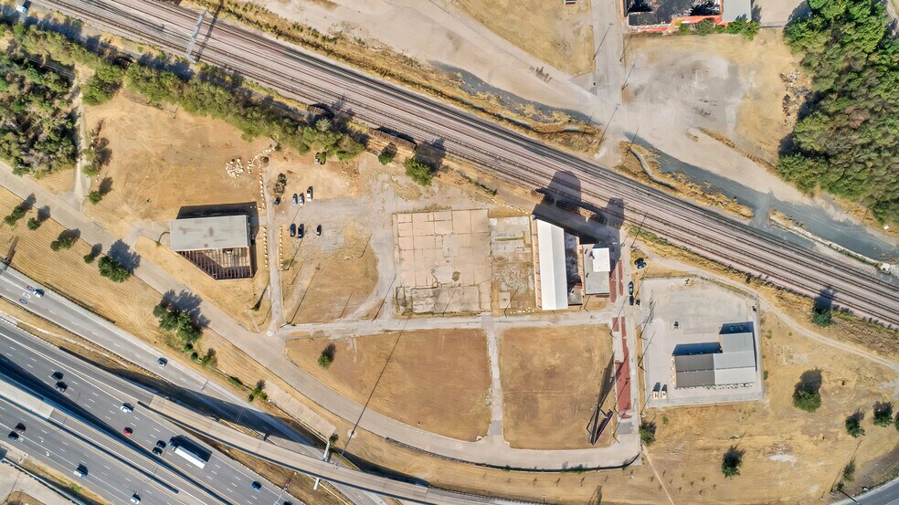 More Photos Of 1000 Harding St, Fort Worth Distribution For Sale