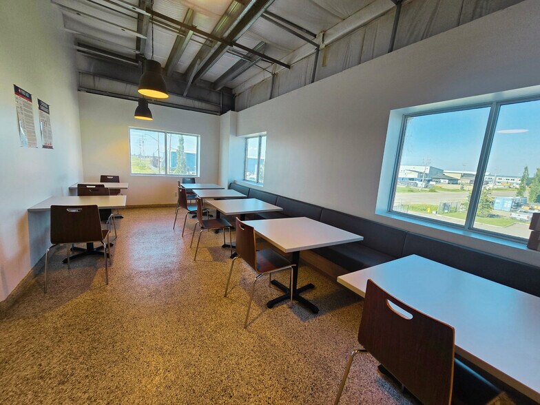 More Photos Of 901 17 Av, Nisku Warehouse For Sale