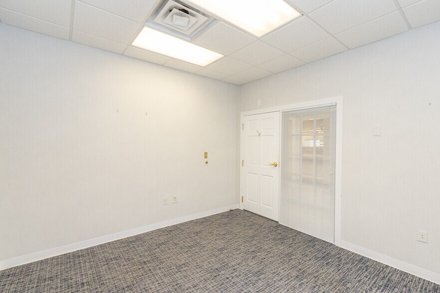 More Photos Of 602 N Main St, Anderson Bank For Sale