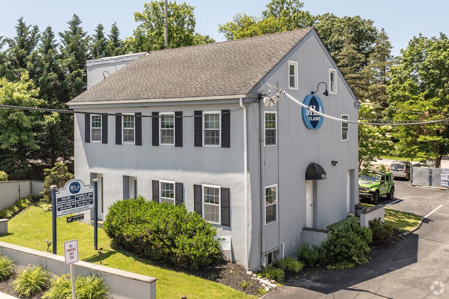 More Photos Of 644 W Germantown Pike, Lafayette Hill Office For Lease