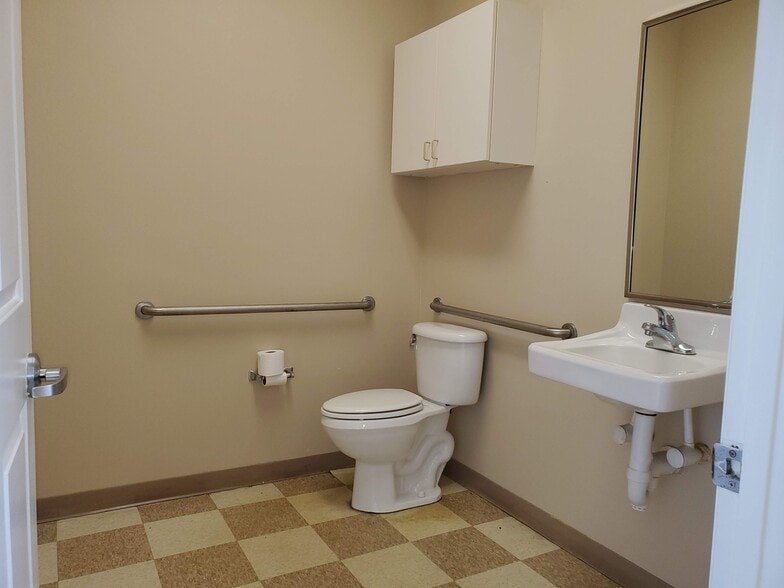 More Photos Of 308-316 Dolphin Dr, Jacksonville Medical For Lease