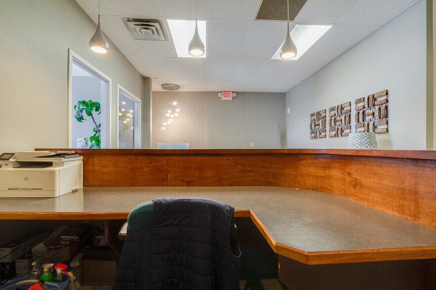 More Photos Of 227-229 S Washington Sq, Lansing Storefront Retail Office For Sale