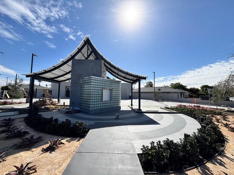 More Photos Of 887 N Glassell St, Orange Freestanding For Lease