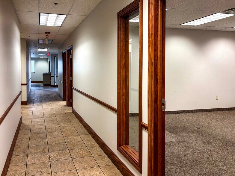 More Photos Of 5900 Pennsylvania Ave, Maple Heights Distribution For Lease