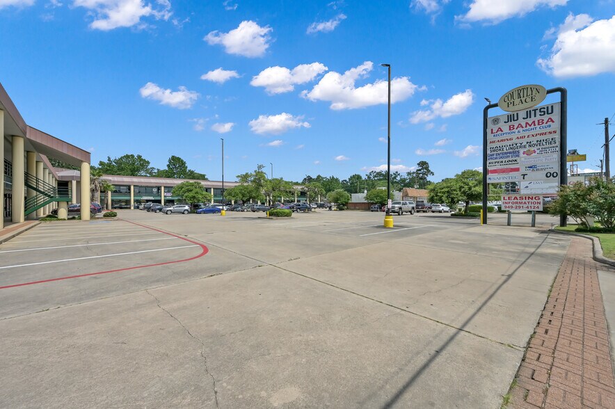 More Photos Of 1712 N Frazier St, Conroe Unknown For Sale
