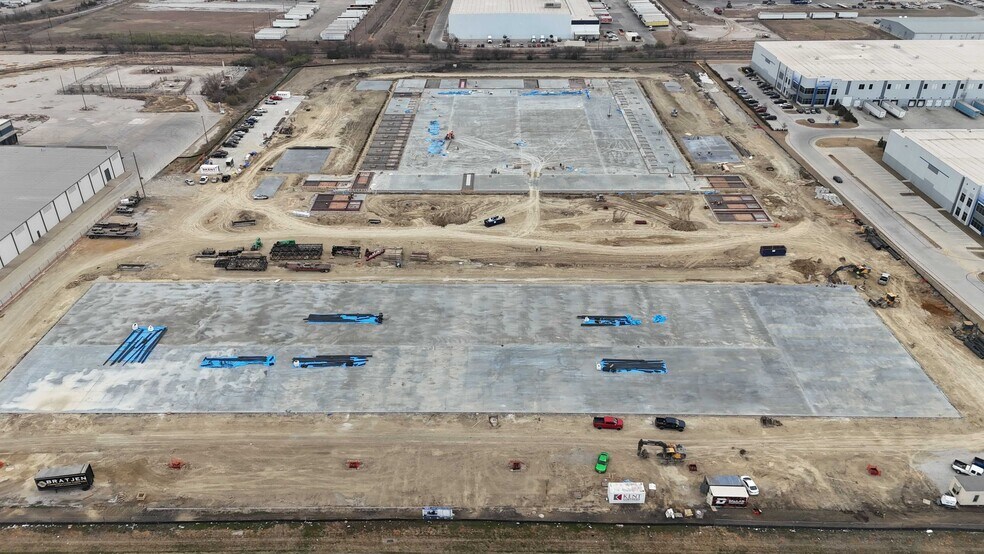 More Photos Of 7901 South Fwy, Fort Worth Unknown For Lease