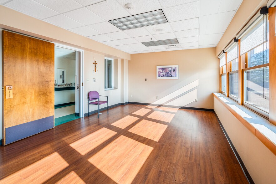 More Photos Of W2658 WI-33, La Crosse Assisted Living For Sale