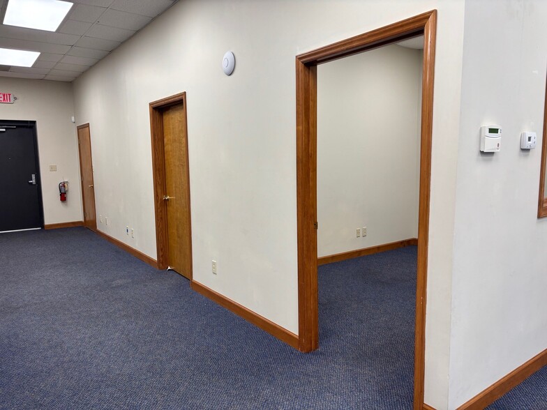 More Photos Of 806 E Franklin Blvd, Gastonia Storefront Retail Office For Lease