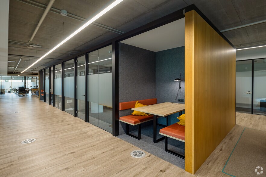 More Photos Of 99-101 Passeig de Joan de Borbó Comte de Barcelona, Barcelona Coworking Space