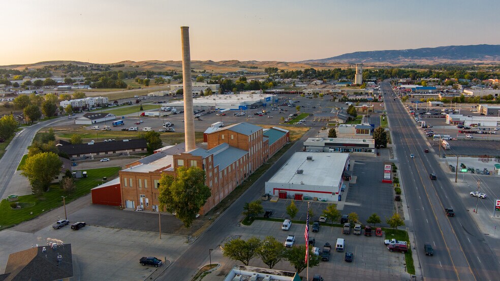 More Photos Of 1457 Coffeen, Sheridan Warehouse For Sale