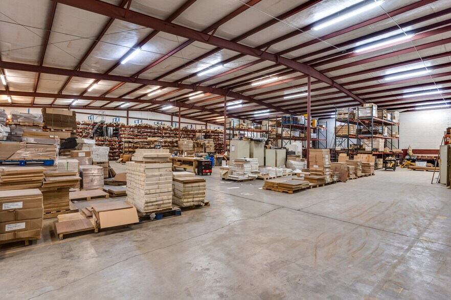 More Photos Of 520 Lovers Lane Rd, Calhoun Warehouse For Sale