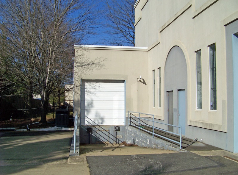 More Photos Of 7964 Conell Ct, Lorton Showroom For Lease