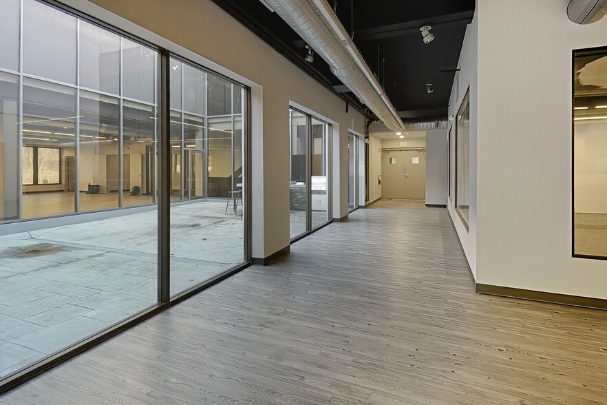 More Photos Of 400 Captain Neville Dr, Waterbury Warehouse For Lease