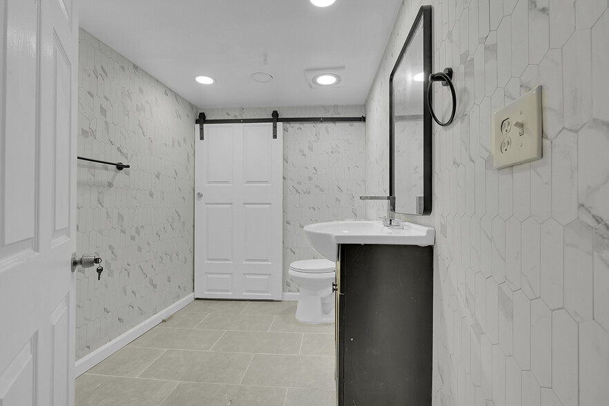 More Photos Of 7296 Magnolia St, Commerce City Office For Sale