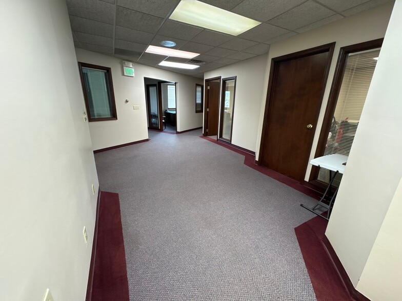 More Photos Of 1425 Sagamore Parkway N, Lafayette Office For Lease