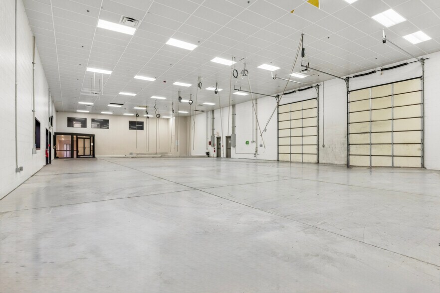 More Photos Of 301-315 Camars Dr, Warminster Township Light Manufacturing For Sale