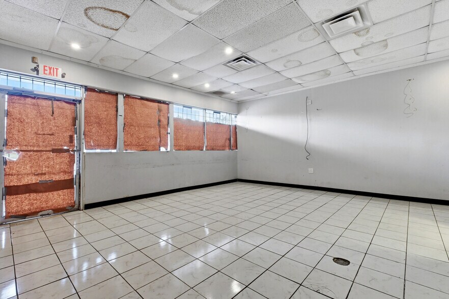 More Photos Of 2575 Flat Shoals Rd, Decatur Freestanding For Sale