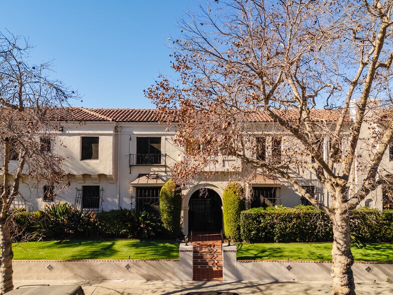 More Photos Of 455 N Sycamore Ave, Los Angeles Apartments For Sale