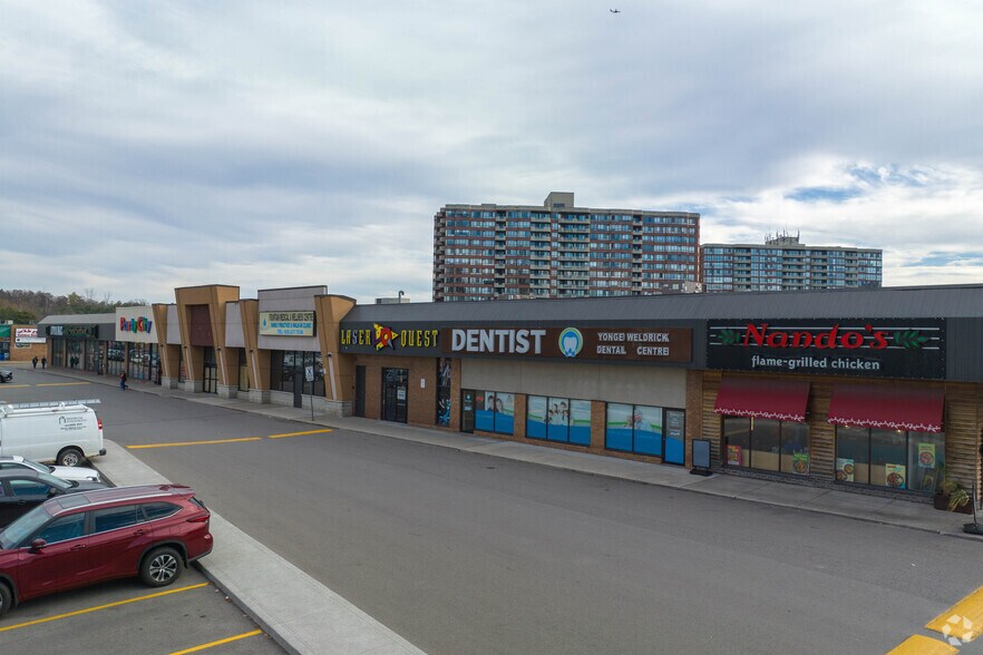 More Photos Of 9625 Yonge St, Richmond Hill Storefront For Lease