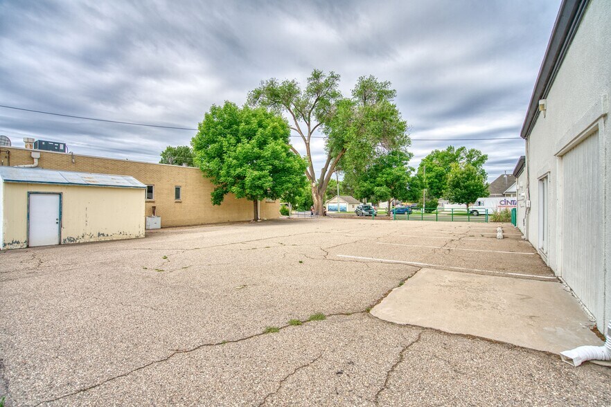 More Photos Of 529 Main St, Windsor Freestanding For Sale