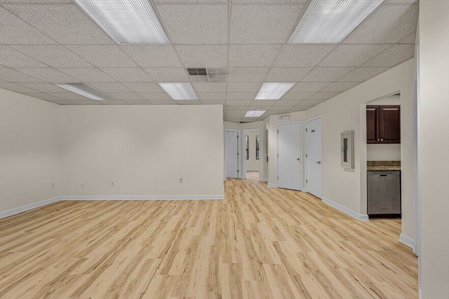 More Photos Of 35-37 Tamarack Cir, Skillman Medical For Lease