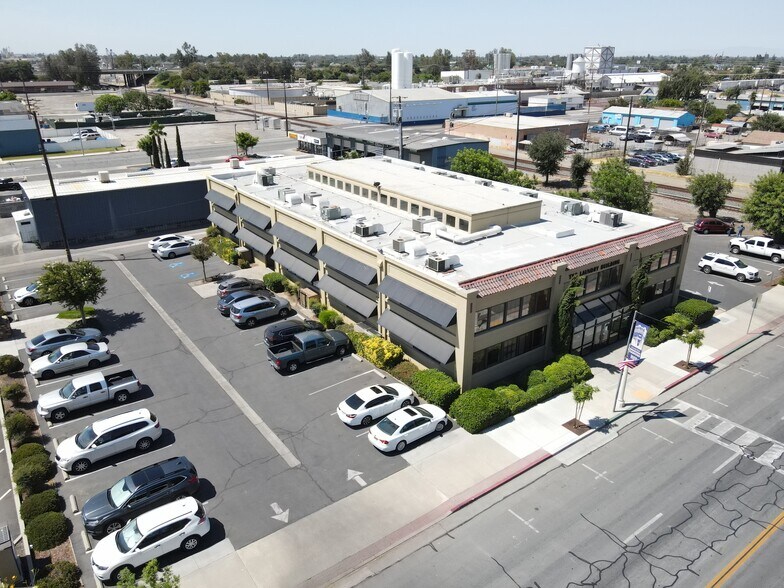 More Photos Of 425 W 7th St, Hanford Office For Sale