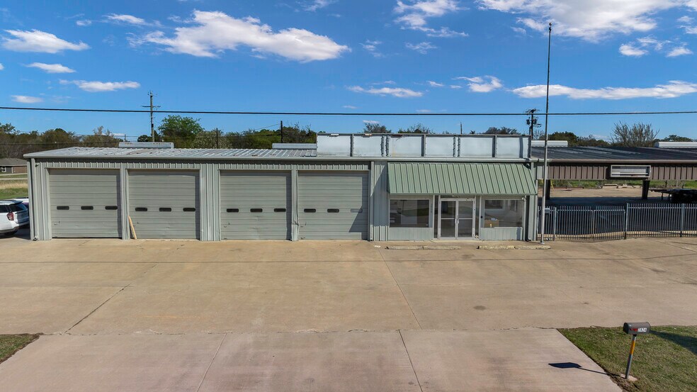 More Photos Of 2824 W Main St, Gun Barrel City General Retail For Lease