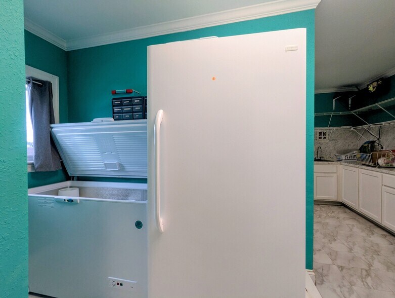 More Photos Of 422 N Lhs Dr, Lumberton Freestanding For Sale