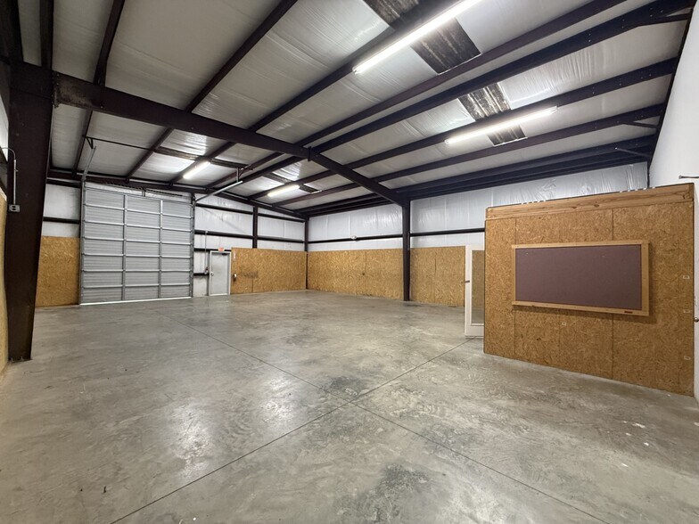 More Photos Of 213 College Park Rd, Ladson Flex For Lease