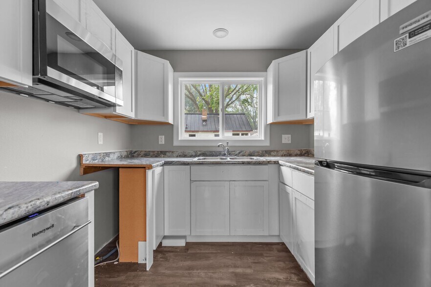More Photos Of 138 E Front St, Marquette Trailer Camper Park For Sale