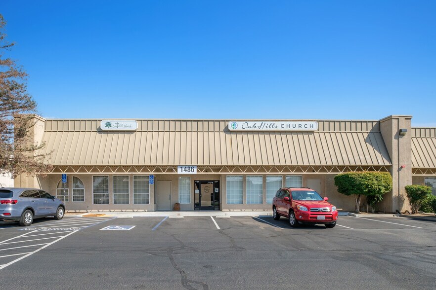 More Photos Of 1486 Tollhouse Rd, Clovis Service For Lease