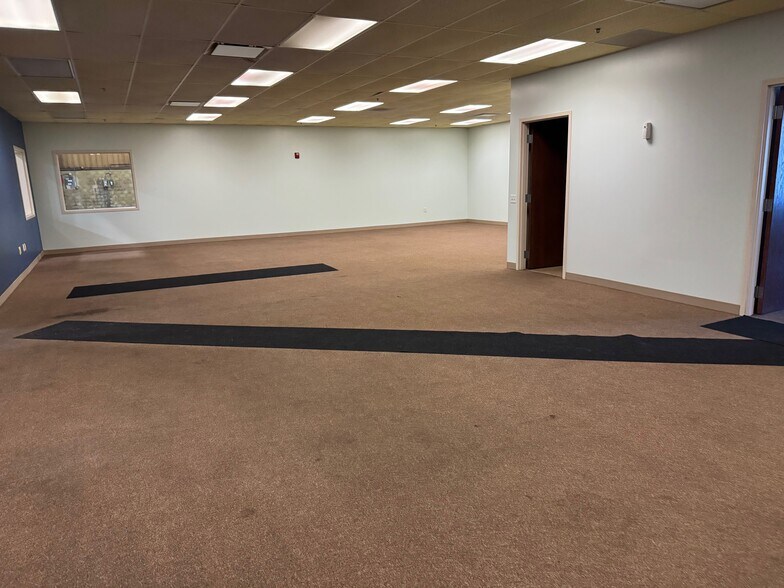 More Photos Of 2700 McDonough Rd, Joliet Manufacturing For Lease