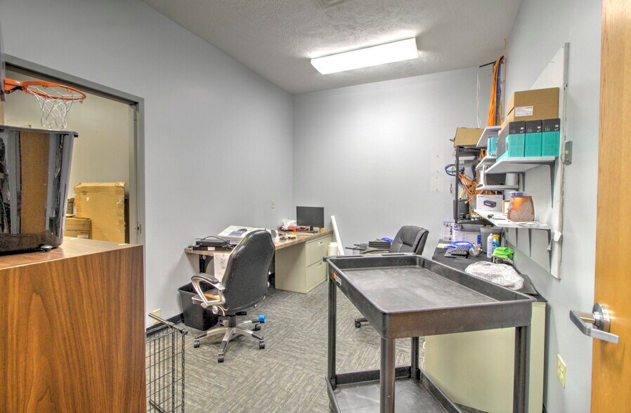 More Photos Of 366 N Portland Way, Galion Medical For Lease