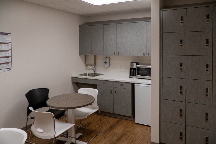 More Photos Of 312 E Wisconsin Ave, Milwaukee Medical For Lease
