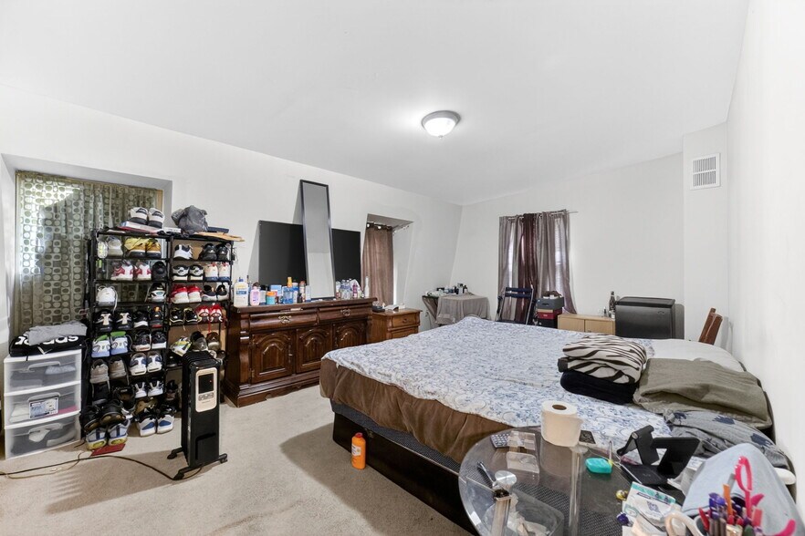 More Photos Of 204 W Madison St, Easton Storefront Retail Residential For Sale