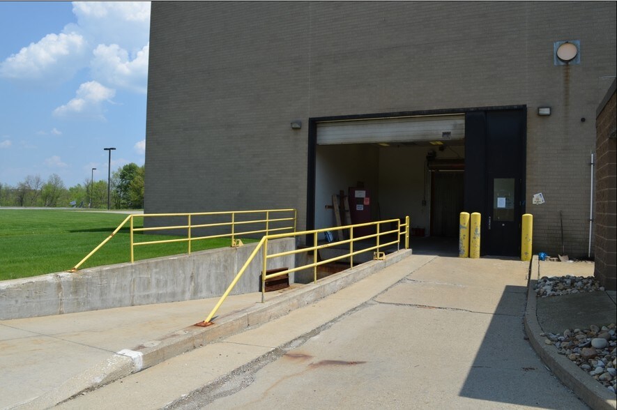 More Photos Of 252 Park West Dr, Pittsburgh Manufacturing For Sale