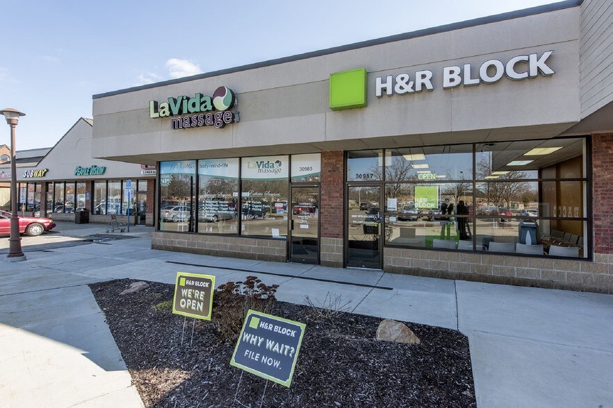 More Photos Of 30949-30997 5 Mile Rd, Livonia Storefront For Lease