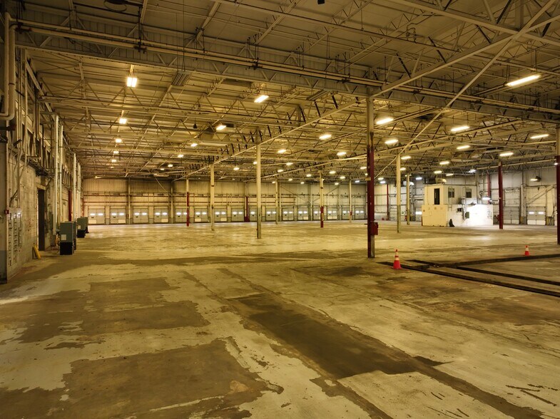 More Photos Of 6400 Monroe Blvd, Taylor Industrial For Sale