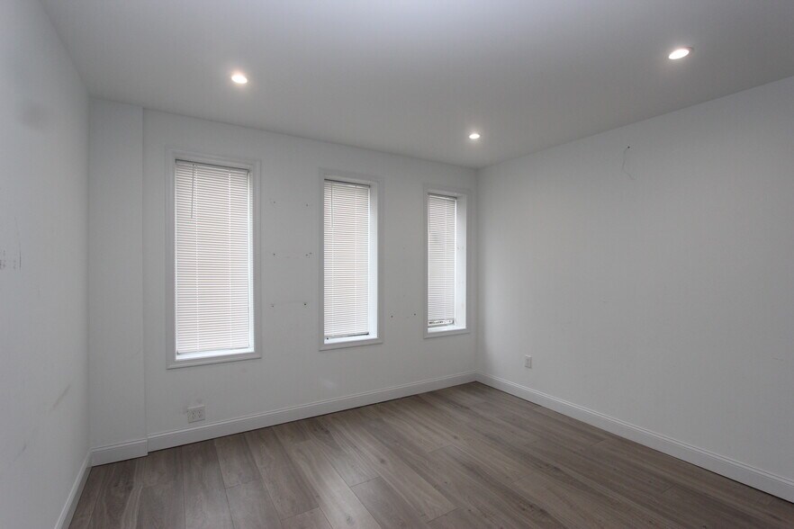 More Photos Of 1802 11th St NW, Washington Office For Lease