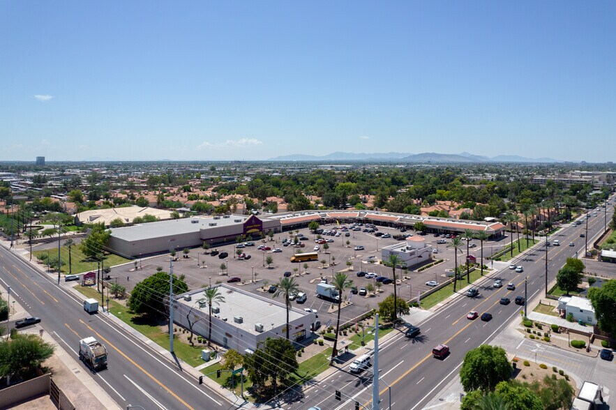More Photos Of 855 W University Dr, Mesa Storefront For Lease
