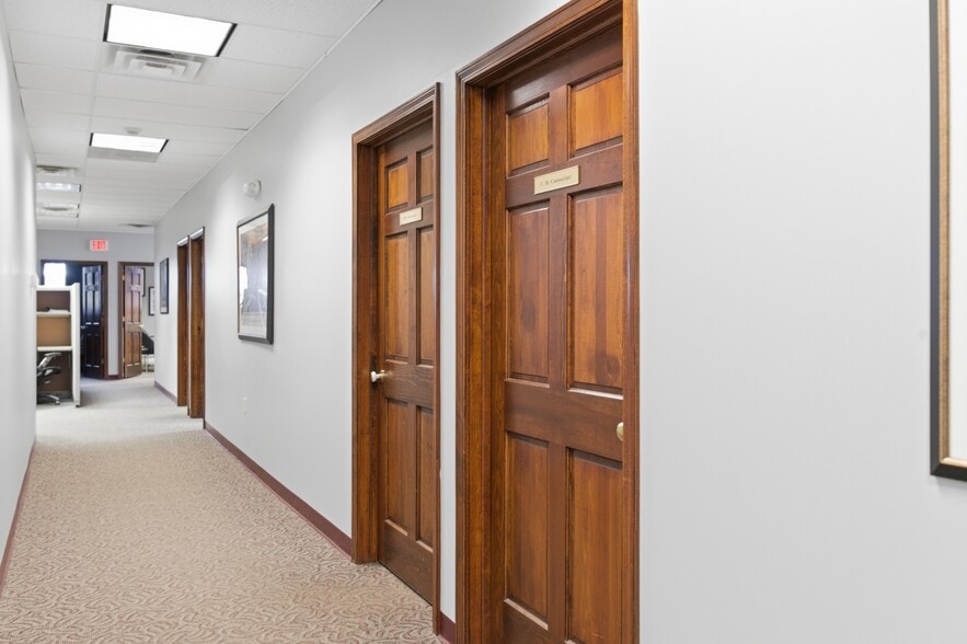 More Photos Of 33 Century Hill Dr, Latham Office For Sale