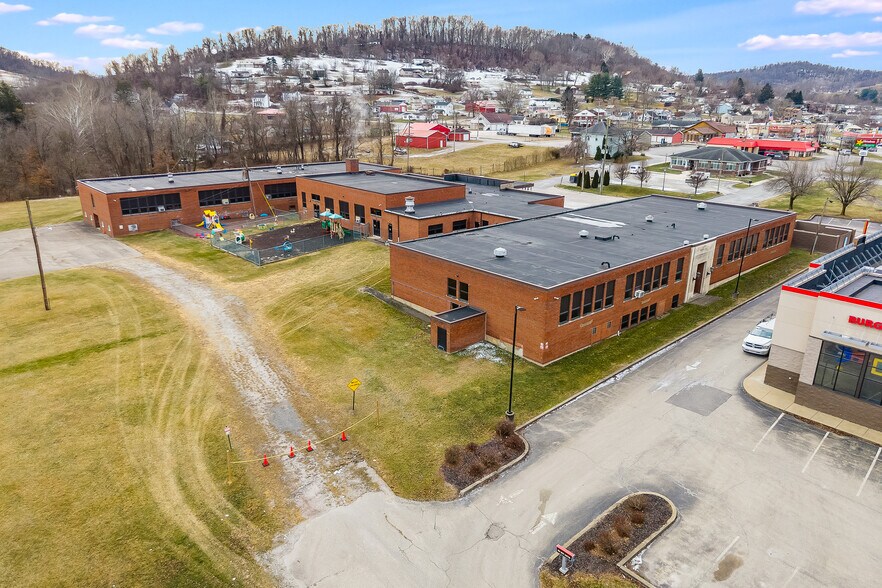More Photos Of 300 North St, Waynesburg Schools For Sale