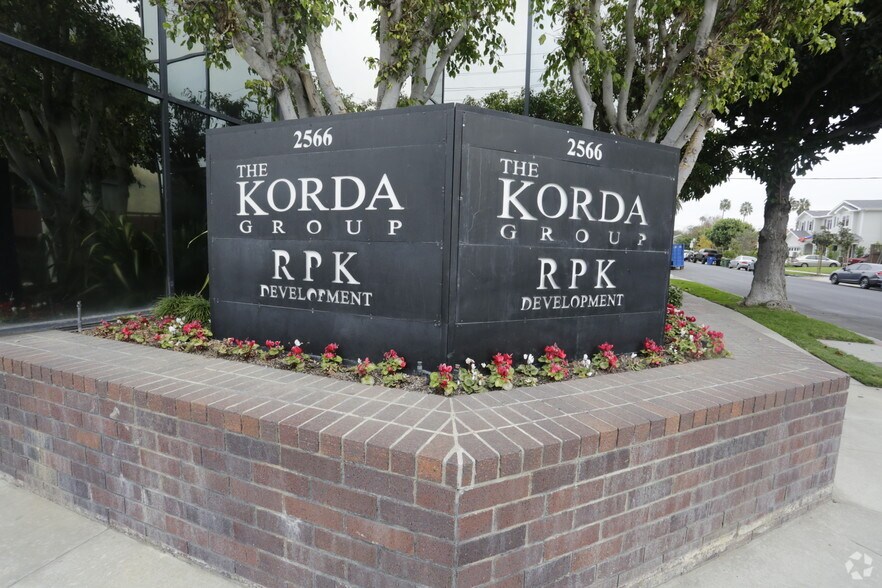 More Photos Of 2566 Overland Ave, Los Angeles Medical For Lease