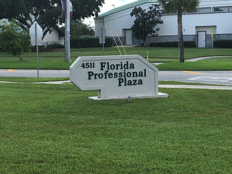 More Photos Of 4511 Sun N Lake Blvd, Sebring Medical For Lease