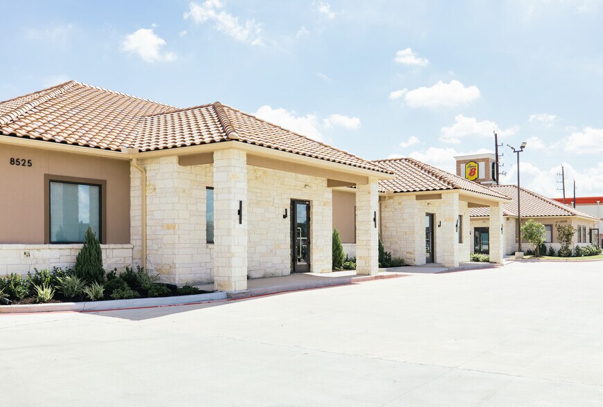 More Photos Of 8525 N Sam Houston Pkwy E, Humble Office Residential For Sale