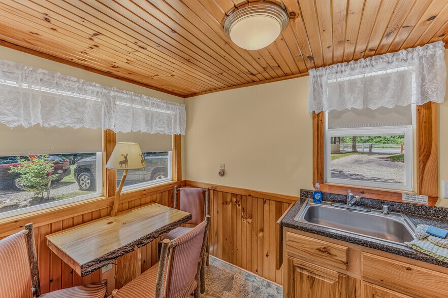 More Photos Of 218 US Route 3, Lincoln Hospitality For Sale