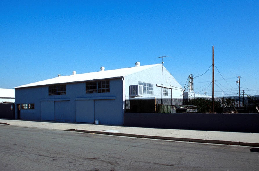 More Photos Of 1120-1208 W Isabel St, Burbank Warehouse For Lease